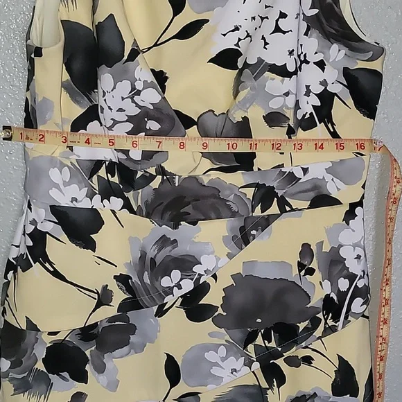 Floral Sleeveless Dress - Yellow and Black - Picture 6 of 7